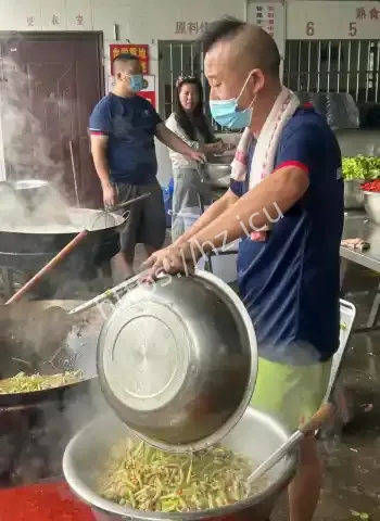厨师自带锅灶驰援广西
